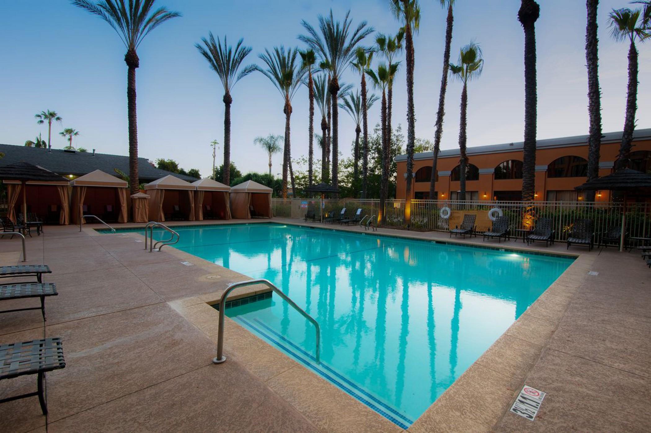 Delta Hotels By Marriott Anaheim Garden Grove Exterior photo